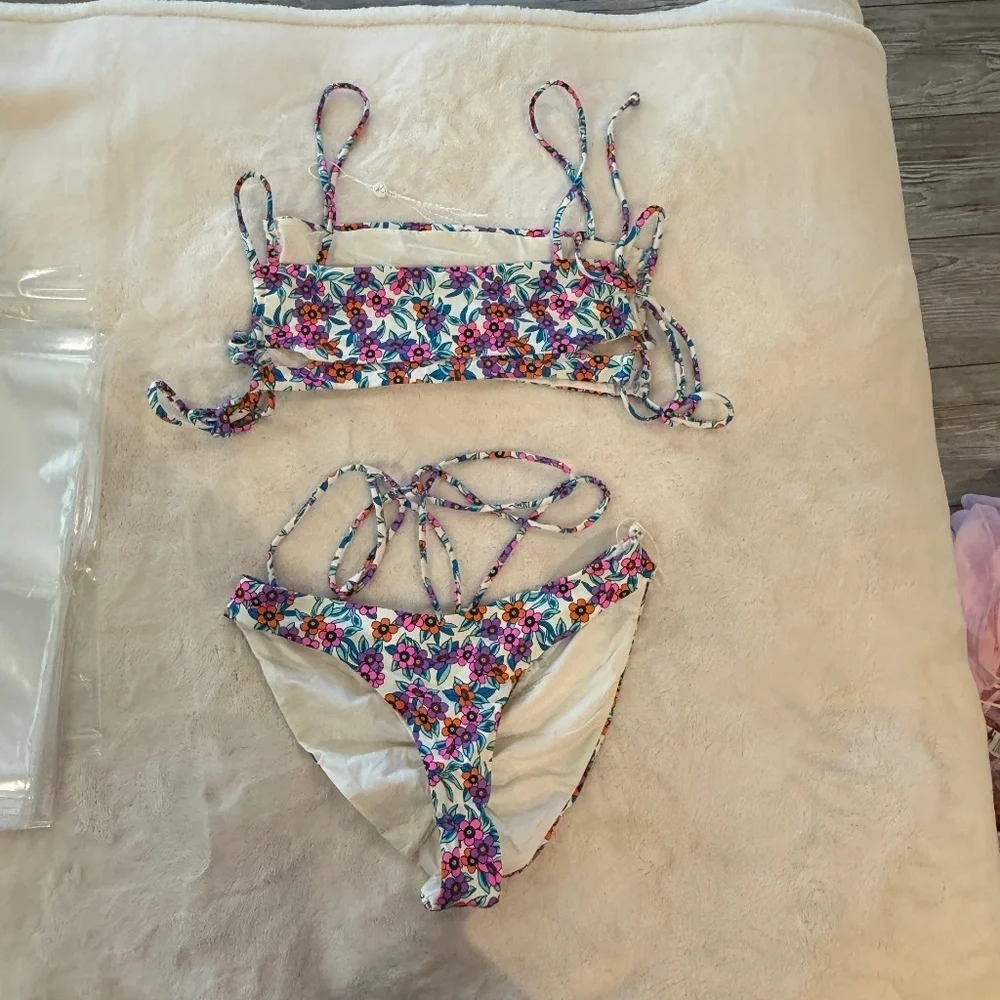 New! Set Frankies Bikinis Flower Farm Floral Bikini Set 31483